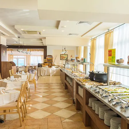 Hotel Mpm Arsena 4*