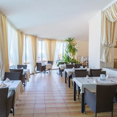 Hotel Mpm Arsena 4*
